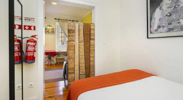 WHome Central Alfama Hideaway perfect to explore Lisbon, Забронировать Апартаменты/квартира Отели Лиссабона с парковкой, рядом с Money Museum, Парковка
