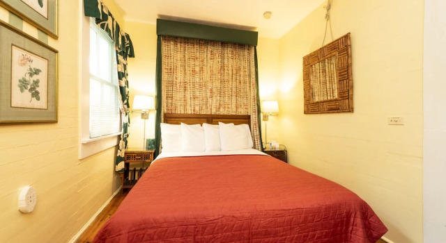 Knowles House B&B
