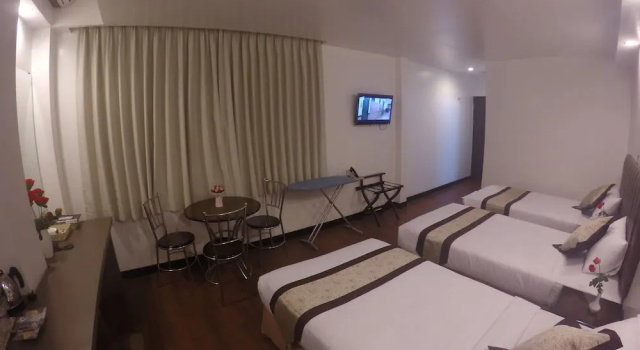 Трёхместный номер Premier High Five Hotel