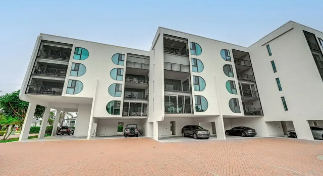 Beachy Marco Island Condo With Resort Amenities!