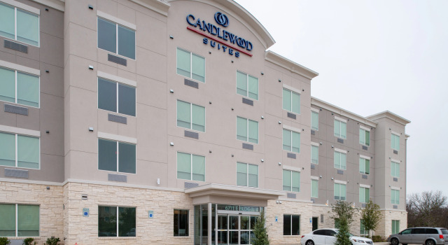 Candlewood Suites Austin Airport by IHG, Book Hotel Hoteller i Greater Austin med parkering, Parkering