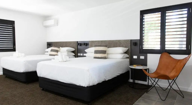 Четырёхместный номер Standard Fountain View Motel