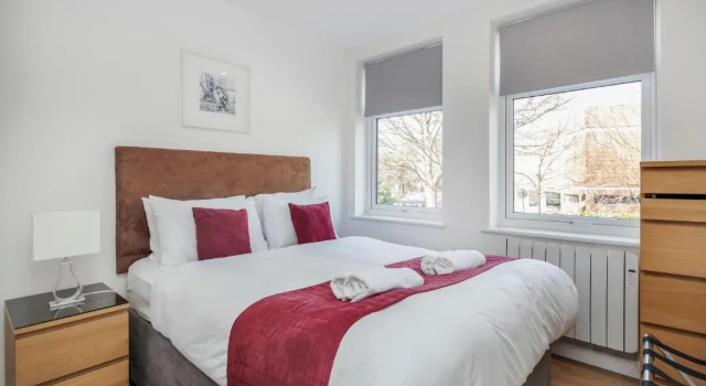 Апартаменты Roomspace Apartments -Swan House