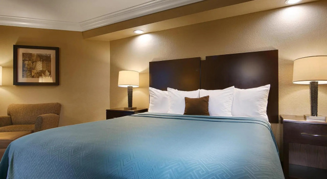 Номер Standard Best Western Plus Wine Country Inn & Suites