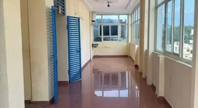 Nichala Grand Lodge, Rezerwuj Hotel Hotele w Andhra Pradesh z parkingiem, Parking