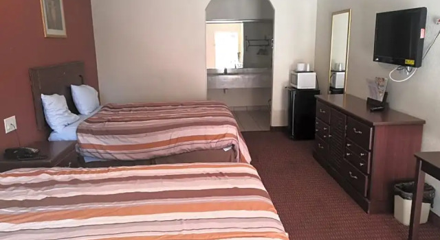 Номер Economy Scottish Inn & Suites