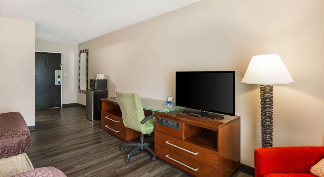 Четырёхместный номер Standard Fairmount Inn & Suites - Stroudsburg, Poconos