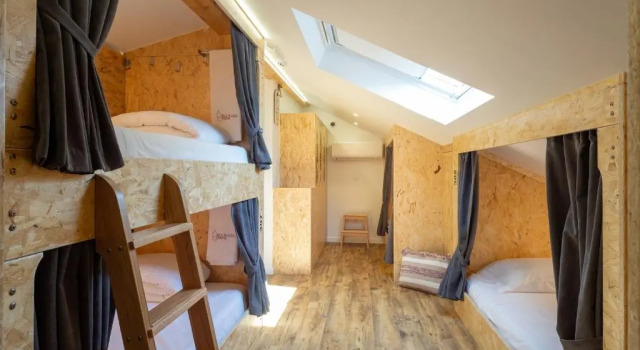 Hostel Bulwark, Book Hostel / Vandrerhjem Hoteller i Valenca med parkering, Parkering