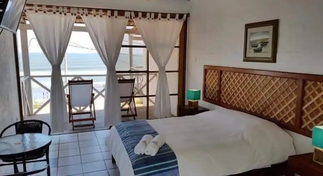 Двухместный номер Superior с балконом Delfines de Chicama Hotel