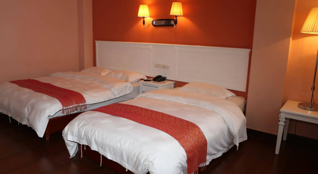 Lucy's Hotel
