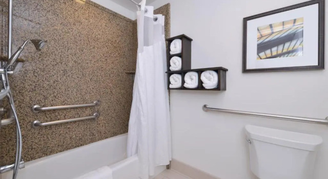 Четырёхместный номер Standard Holiday Inn Express Pocatello by IHG