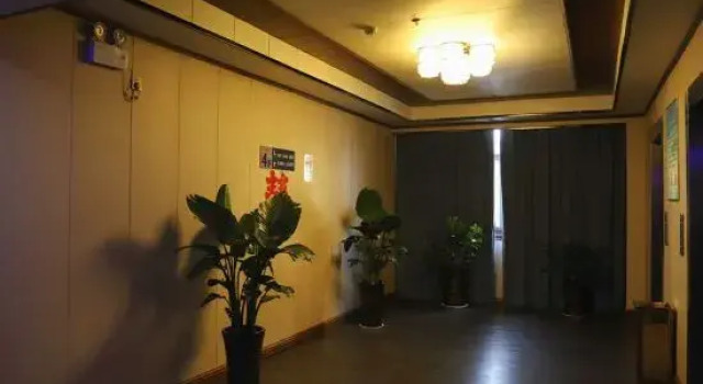 Shengtang Guobin Hotel, Rezervovat Hotel Luohe Henan