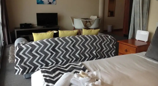 QV Harbour Affordable Apartment - 668
