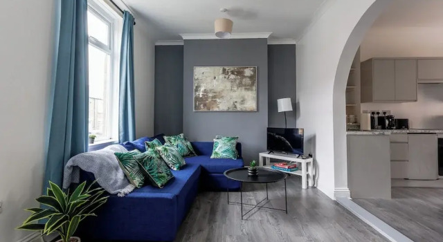 3 Bed House - Sleeps 5 - Parking - Wifi, Varaa Lomakoti Mökit kohteessa Merseyside, Mökki