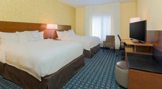 Четырёхместный номер Standard Fairfield Inn & Suites by Marriott Alexandria