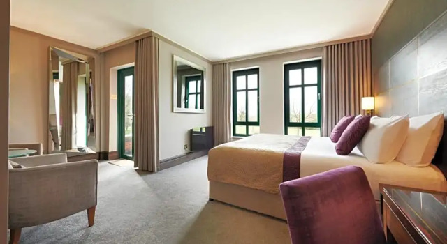 Номер Classic с балконом Aldwark Manor Estate