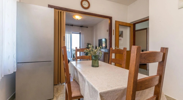 Amazing Apartment in Pasman With Wifi and 2 Bedrooms, Book Lejlighed Hoteller i Pasman Island med parkering, Parkering