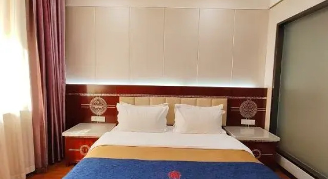 Люкс Business Wanjia Business Hotel (Yuzhong Taibai East Road)