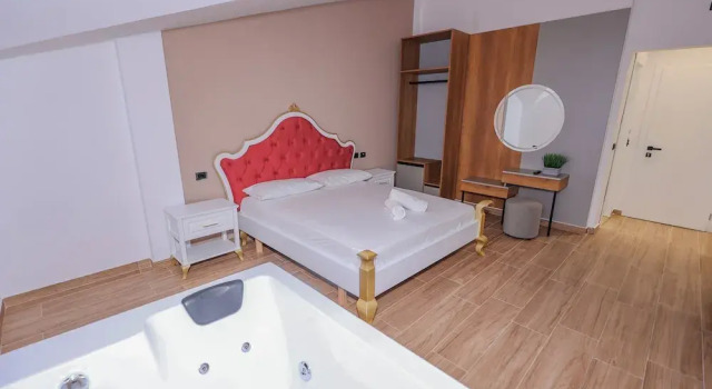 Люкс Emar Hotel