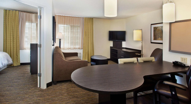 Candlewood Suites-Somerset, Rezerwuj Hotel Somerset 