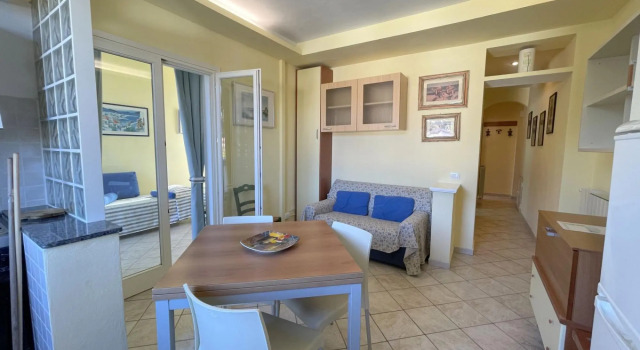 In villa on the sea, apartment on the 1°st floor,  with veranda and spacious sea view terrace. 5 bed-Villa Fiorella p. 1° monte