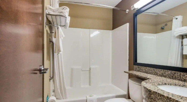 Двухместный номер Standard Sleep Inn & Suites Steubenville at the University