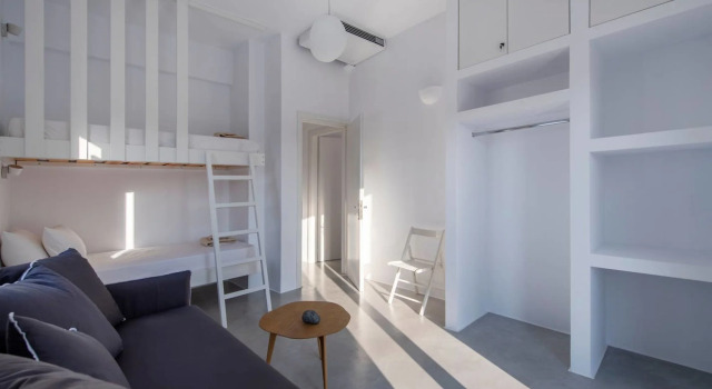 Parikia s Crossroad 3 Bedroom House