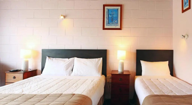 Студия с балконом 289 Midway Motel