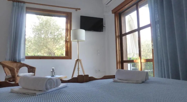 Апартаменты Aeolia Apartments