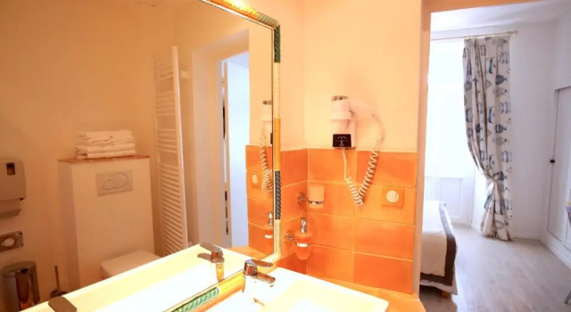 Номер Comfort Hotel Royal Bon Repos