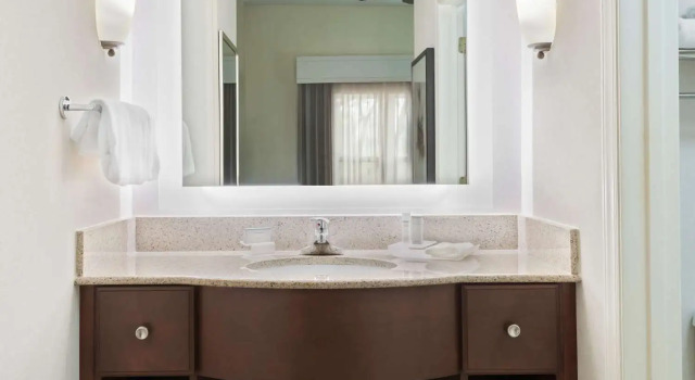 Люкс Homewood Suites by Hilton Raleigh/Crabtree Valley