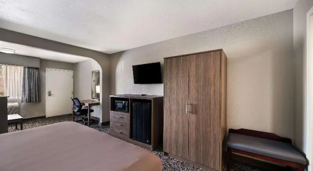 Четырёхместный номер Standard Best Western Minden Inn
