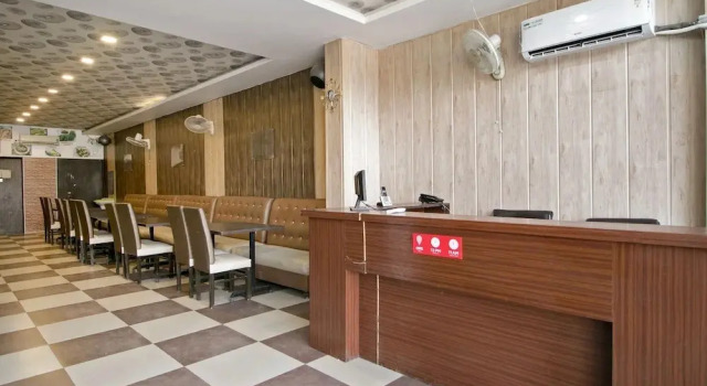 Crown Resort And Restaurent by OYO Rooms, Забронировать Курортный отель Амбала штат Харьяна