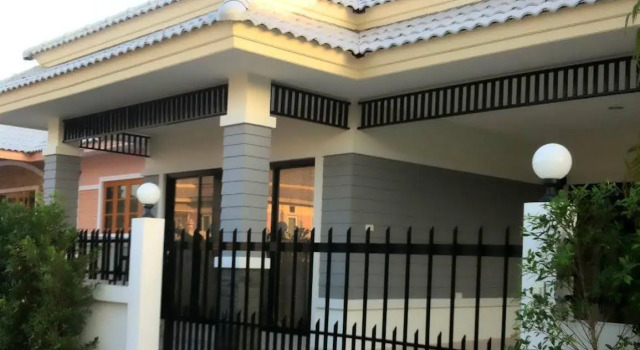 Hua Hin Paradise Villa 410, Забронировать Вилла Отели Хуахин с парковкой, рядом с Baan Sillapin Artists' Village, Парковка