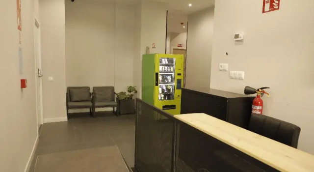 Madriz Hostel, Забронировать Хостел центр города Мадрид, рядом с Дом-музей Лопе де Вега