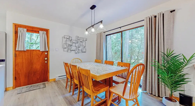 Forested 4 BR w/ Games, Fire Pit & Wood Stove, Prenota Hotel Warnick Stati Uniti
