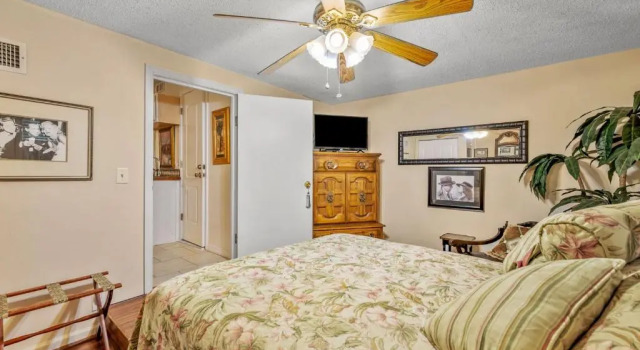 Люкс Superior Goodbread House Bed & Breakfast Inn