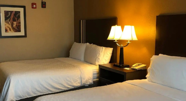 Четырёхместный номер Standard Holiday Inn Express Winnemucca by IHG