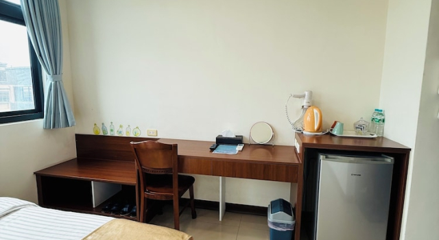 Kényelem kétágyas szoba a városra néző kilátással és erkéllyel Frank's Hostel