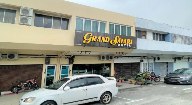 OYO 90369 Safari Hotel Lumut