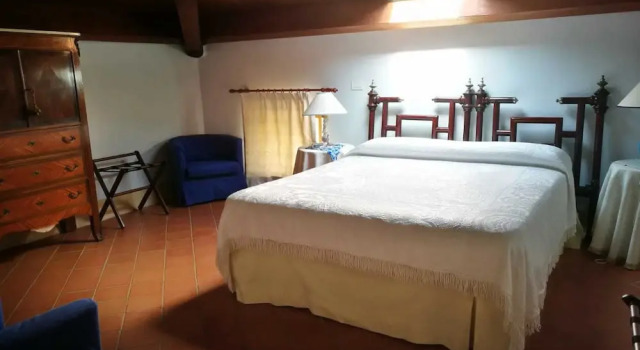 La Zizzania e il Mandarino, Book Hotel Roccagloriosa 
