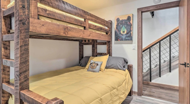 Коттедж Incline Village Cabin w/ Patio: 2 Mi to Beach!