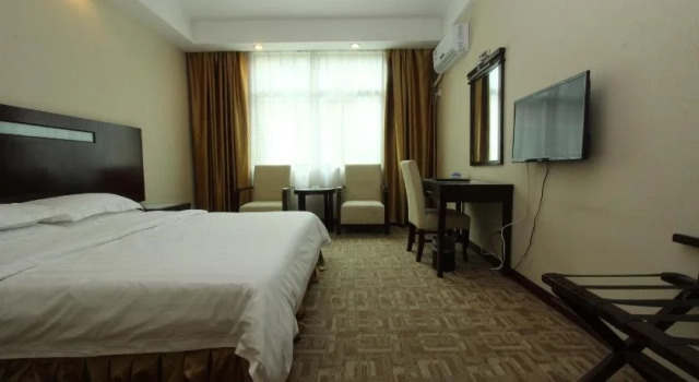 Royal Hotel