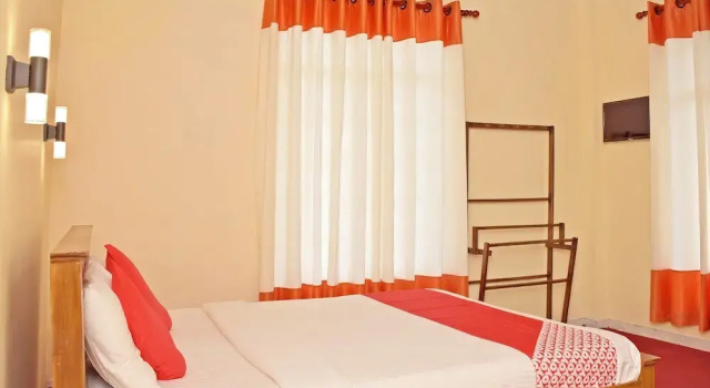 OYO 261 Falcon Tea Garden Hotel, Забронировать Отель Отели Округа Галле 3 звезды, 3*