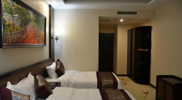 Tianjin Garden Business Hotel