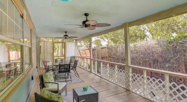 Коттедж Lake Wales Vacation Rental w/ Screened-in Porch!