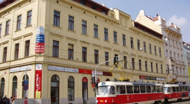 Suite Aparthotel Austria Suites