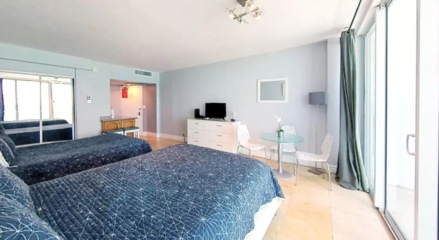 Castle 828, Varaa Hotelli Hotellit Miami Beach uima-altaalla, Uima-allas