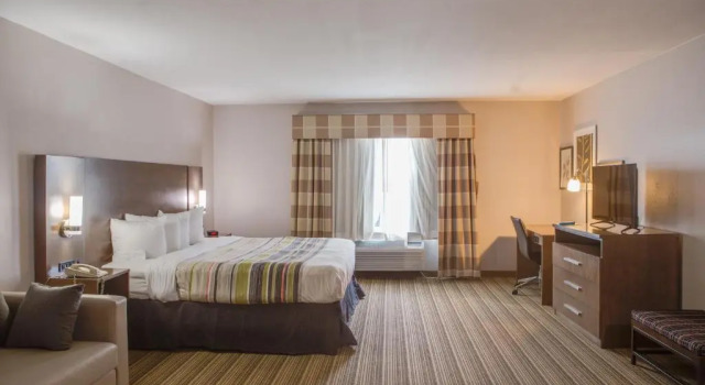 Двухместный люкс Country Inn & Suites by Radisson, Harlingen, TX