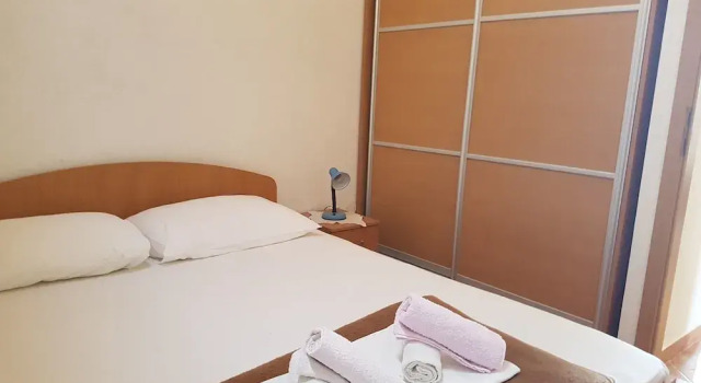 Apartments Teo i Ivana, Prenota Appartamento Hotel a Croatian Islands con parcheggio, Parcheggio